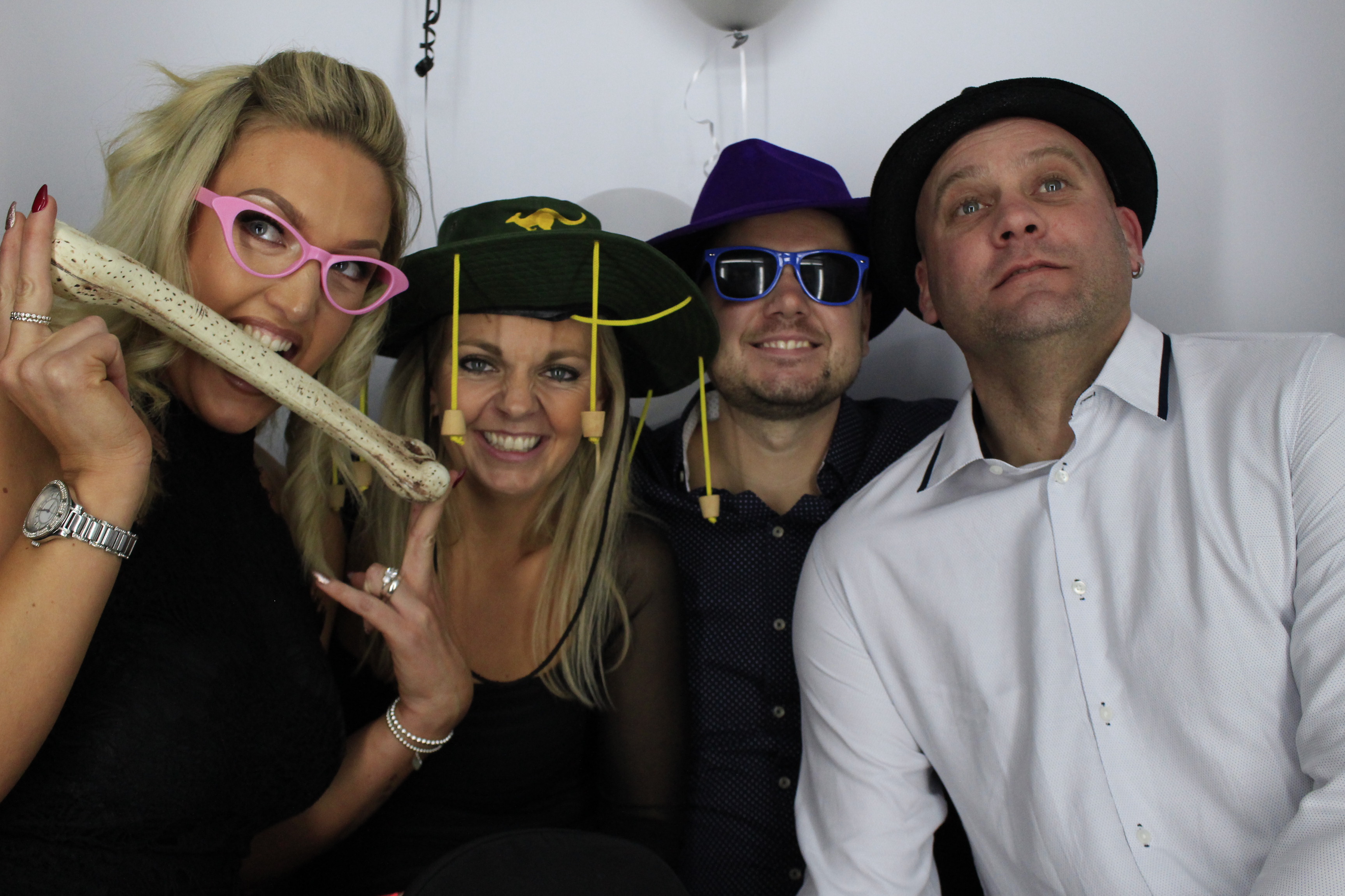 Darren and sarah’s 40th birthday celebration | View more photos from the event at gallery.myphotoboothexperience.co.uk/u/MyPhotoBoothExperienceLtd/Darren-and-sarah’s-40th-birthday-celebration